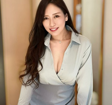 mino 113 art model galleries