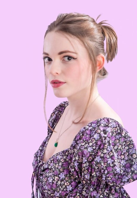 Ellie Littlechild top star gallery