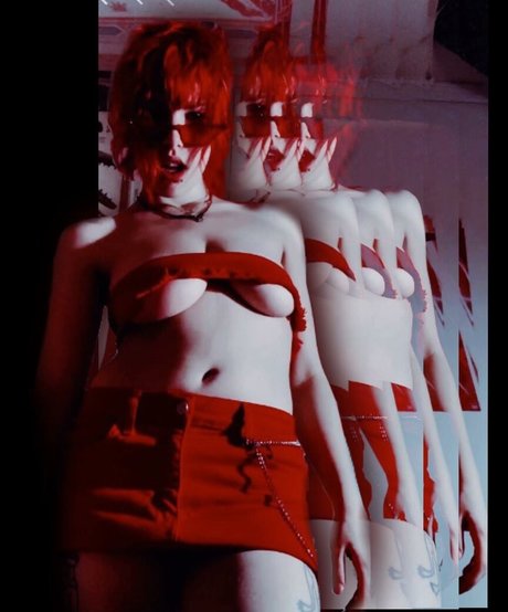 ashpit beautiful model pics