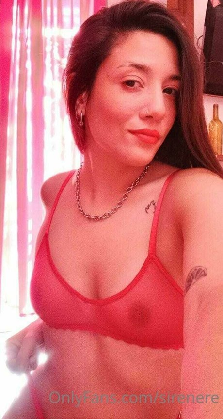 sirenere pornstar naked pic