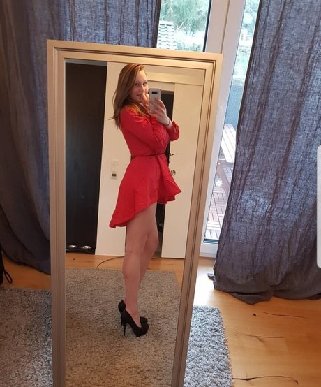 Jojo Kiss model adult pictures