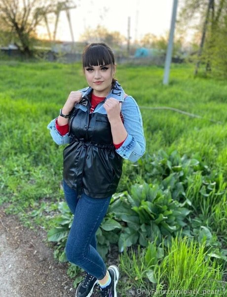 lara horn pretty model pics