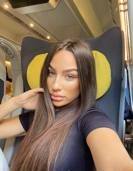 liltashmae high quality pornstar image