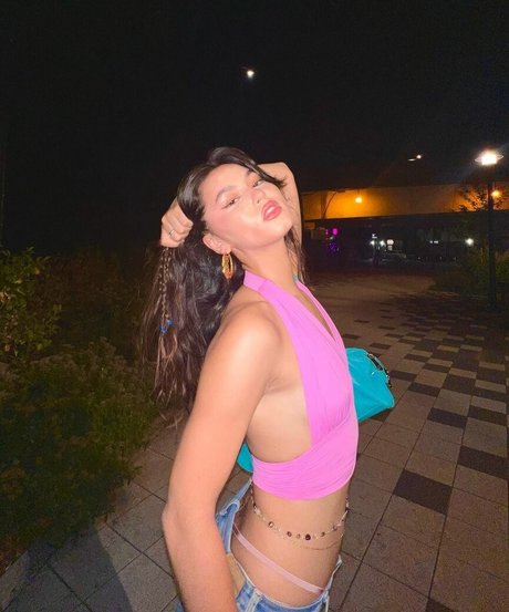 Beca Michie nice model img