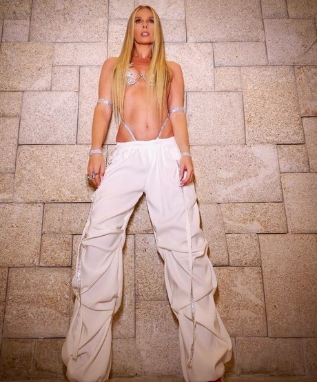 Adriane Galisteu star porn picture