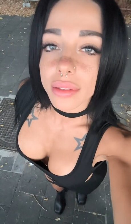 imviolet_ hd model image