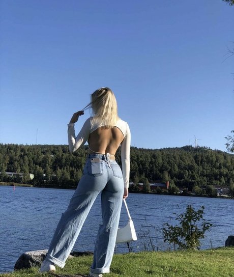 Arielle Burstrom star img