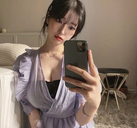 Se Yeon model adult gallery