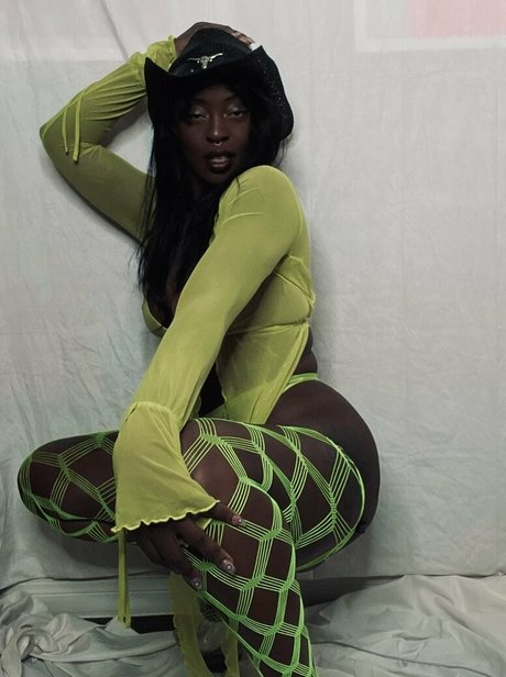 Deebott naked model galleries