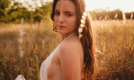 ryliefoxx pretty pornstar photo