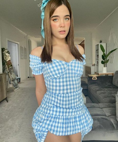 Staryuuki naked actress pics