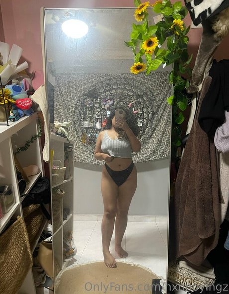 hxnnoyingz pornstar beautiful img