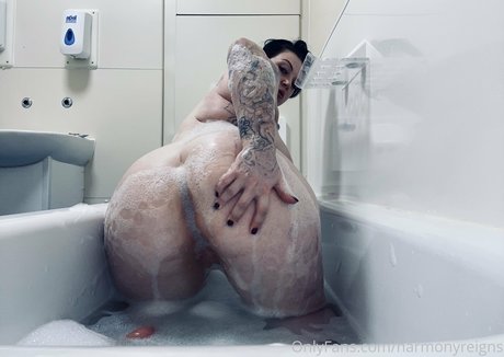 harmonyreigns sex model picture