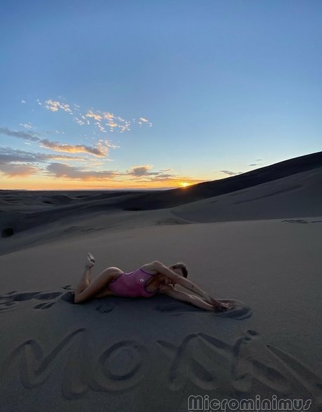 Love Moxxi nude model galleries