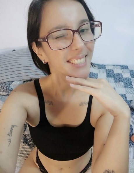 mahina84_ model top pictures