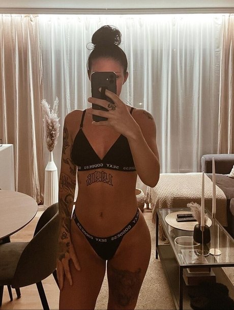 Tyramy naked model archive