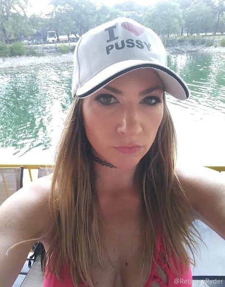 therebeccaryder model sex photo