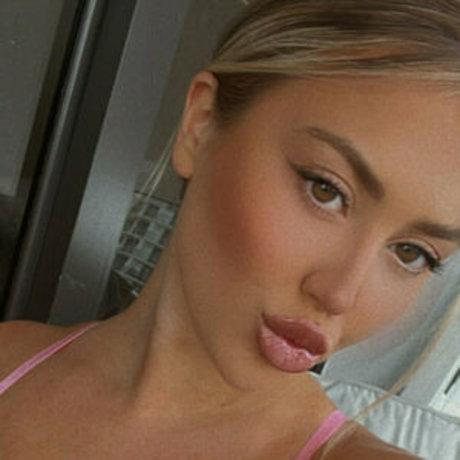 Halle Payne pornstar pretty pic