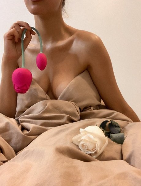 Nuditax pornstar top img