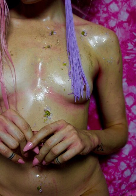 Jess Bush model naked photo