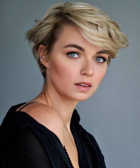 Jess Bush model naked photo