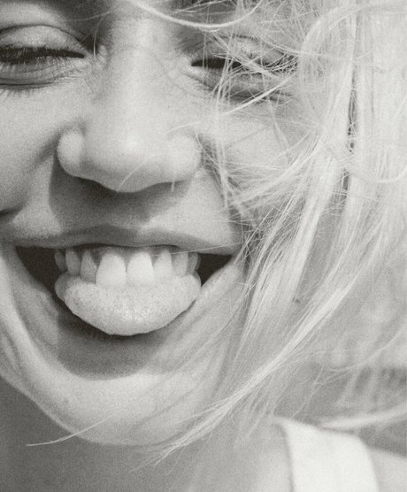 Adele Exarchopoulos model sexy img