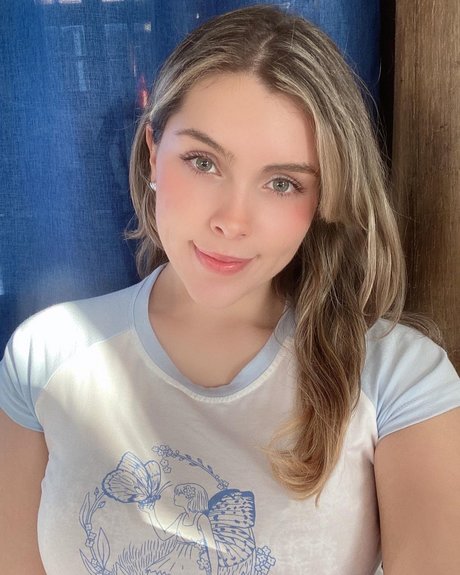 Olivia Herdt adult model photo