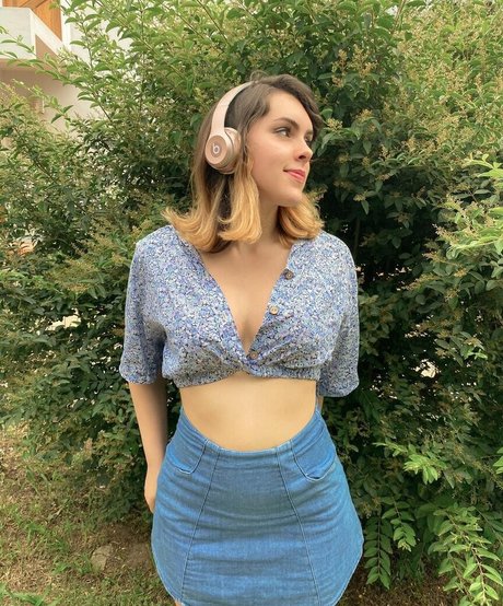 chubby latina teen onlyfans free naked picture