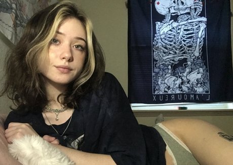 br4ttydeath xxx model pics