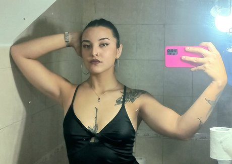 rosecamxxx model exclusive galleries