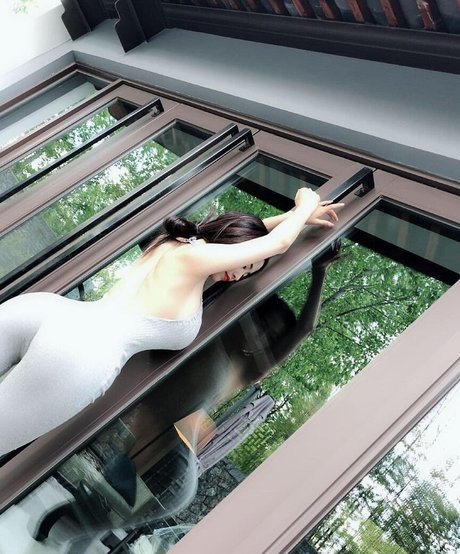 Echo Yue pornographic actress gallery