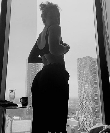 leorose02 hd pornstar pic