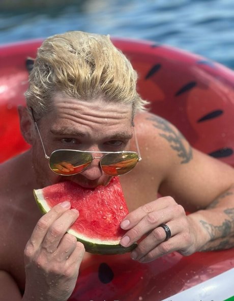 joneslyfans pornstar pic