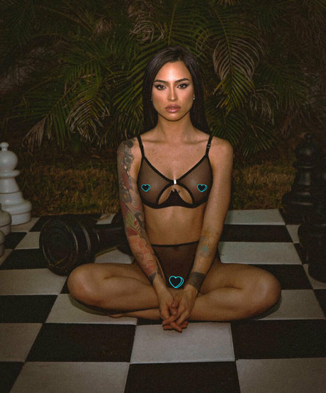 roselinllanes pornographic star picture