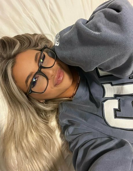 willowclarkk model perfect photos