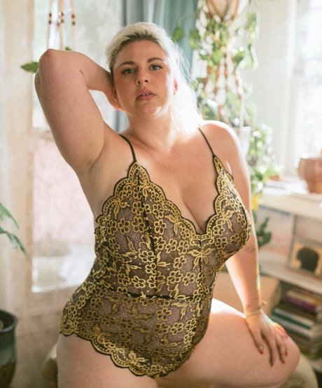 Rawlyssa pornstar beautiful img