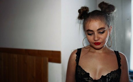 livionly pornstar exclusive galleries