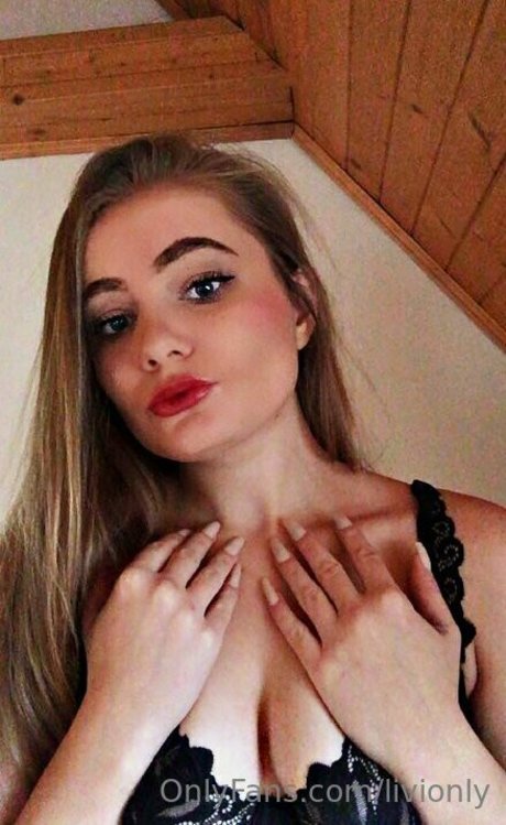 livionly hot star picture