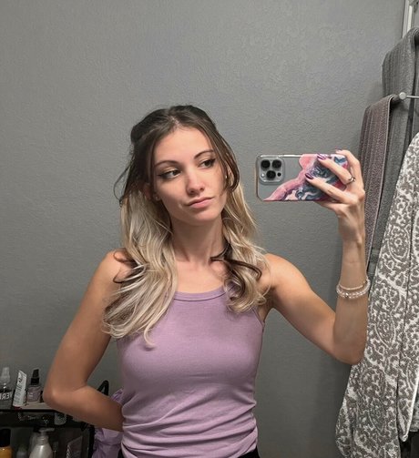 Echochlo sexy actress image