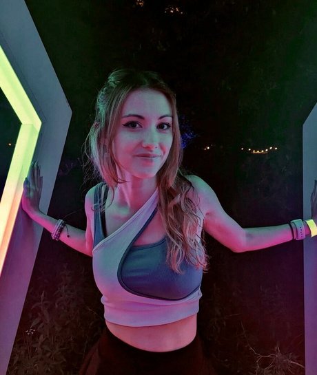 Echochlo free model picture