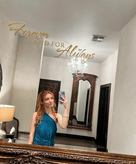 Echochlo pornstar sexy pic