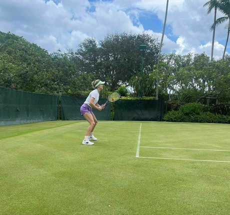 Eugenie Bouchard model naked pics