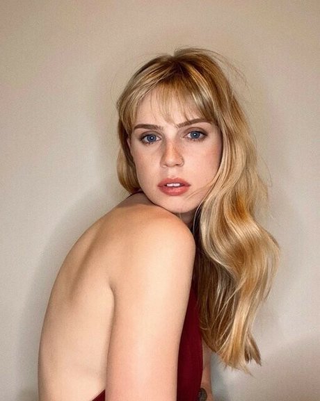 Cera Gibson beautiful pornstar images