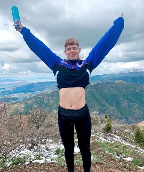 Cera Gibson star sexy photo