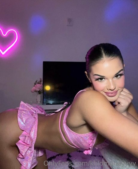 Chloe Swain free model pics