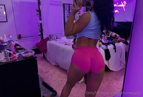 Chloe Swain nudes model img