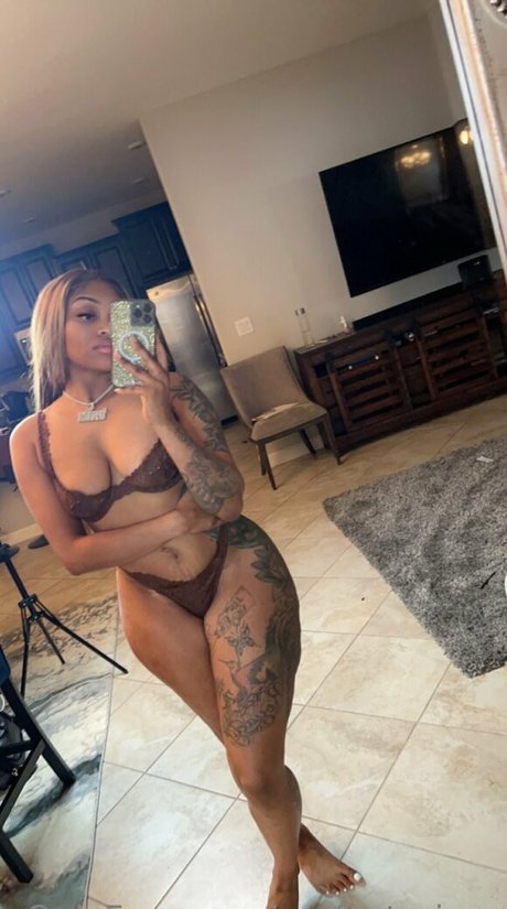 perfectprices model art gallery