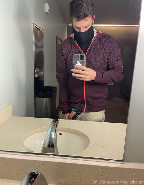 heyitskalen model hot img