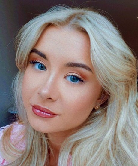 Kerry Ingram model pornographic picture