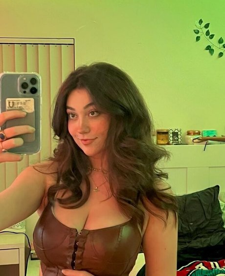 imsiiimone star sexy pic